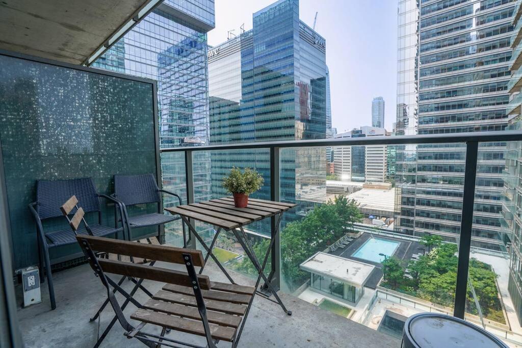 1504 Brand New Best Location 1Br Den With Amazing View 多伦多 外观 照片
