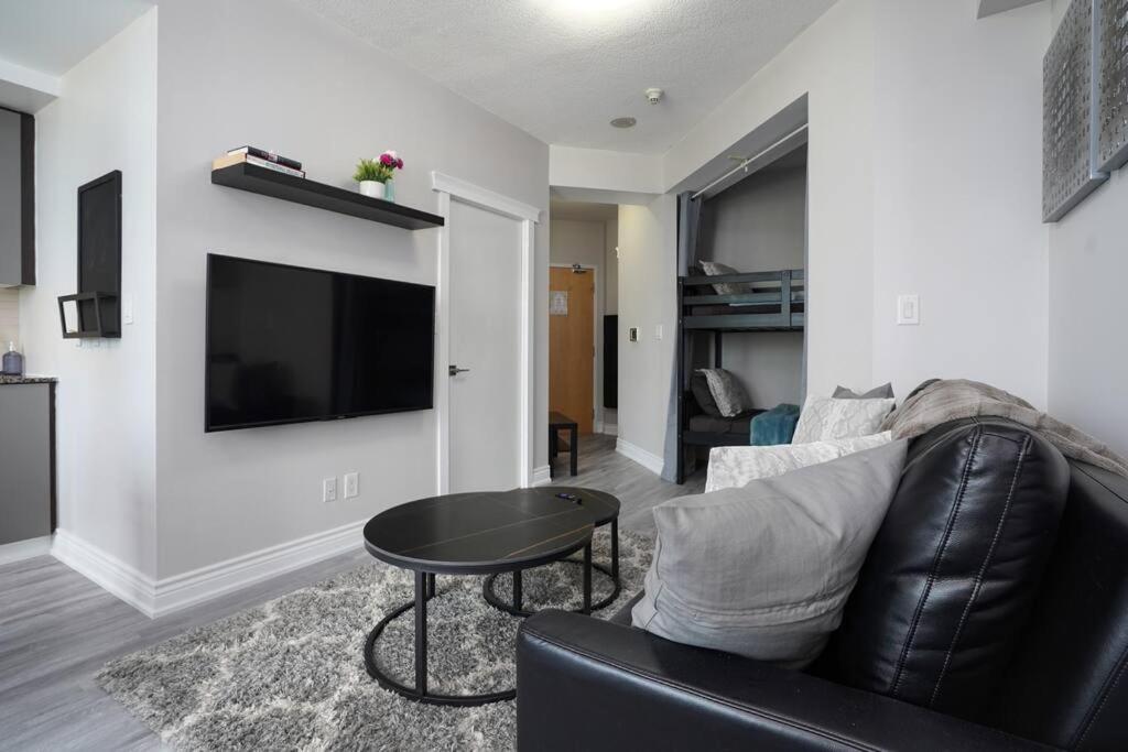 1504 Brand New Best Location 1Br Den With Amazing View 多伦多 外观 照片